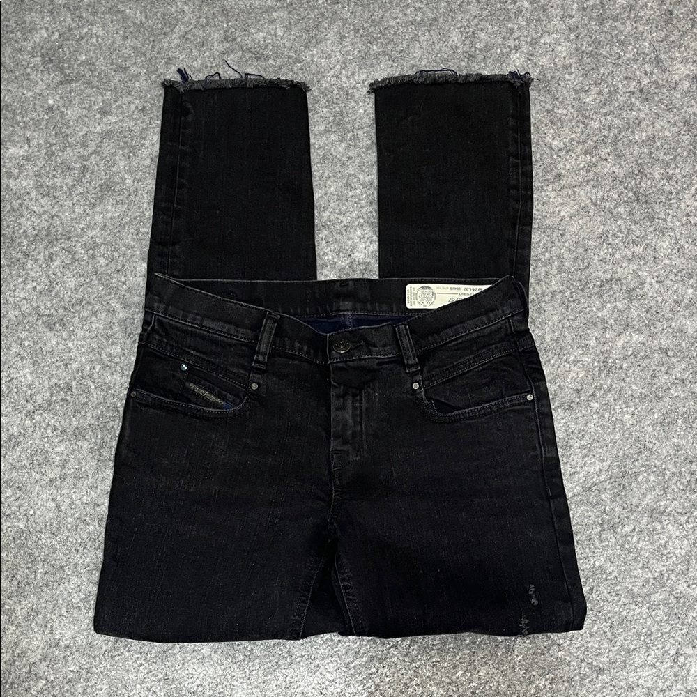 Diesel Dark Black Low-Rise Slim-Straight Belthy Ankle Jeans